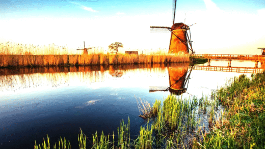 Must-See Attractions in Holland vs Other Regions