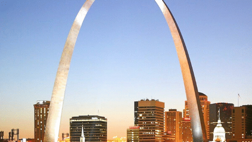 A stunning view of the St. Louis Arch against the skyline